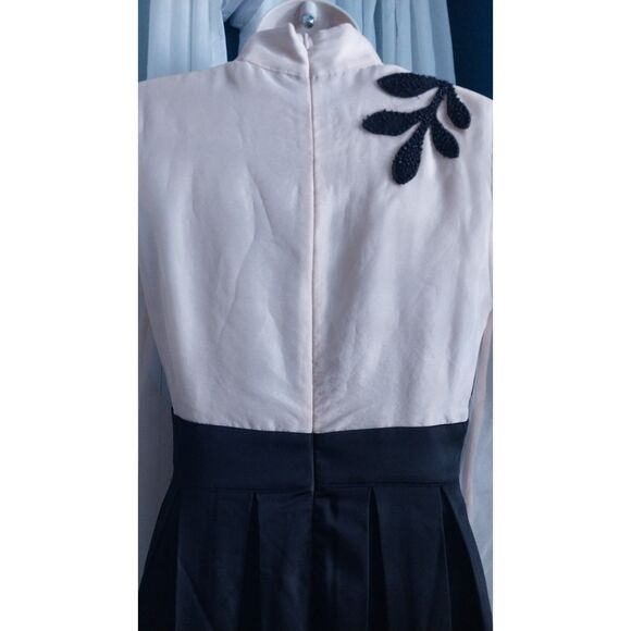 Vintage Organza Embroidery Turtleneck Beading Flare Long Sleeve Maxi Dress - Picture 4 of 11